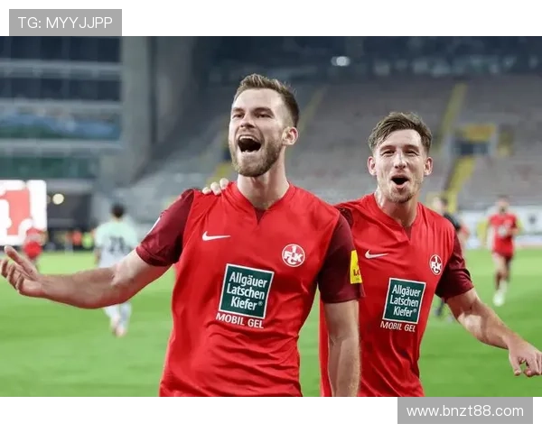 沙尔克04灵活战术调整助力球队状态回暖，重返胜利轨道分析