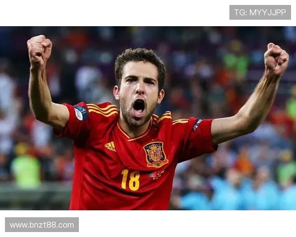 阿尔巴防守技巧评价：边路协防与回追能力表现稳健