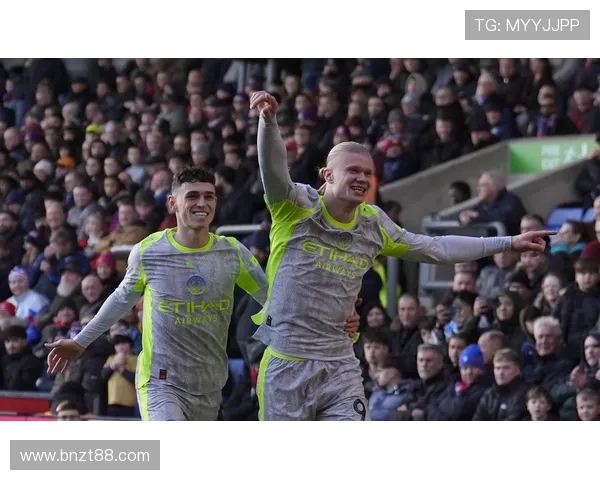 哈兰德与C罗早期进球能力对比：终结方式有何不同