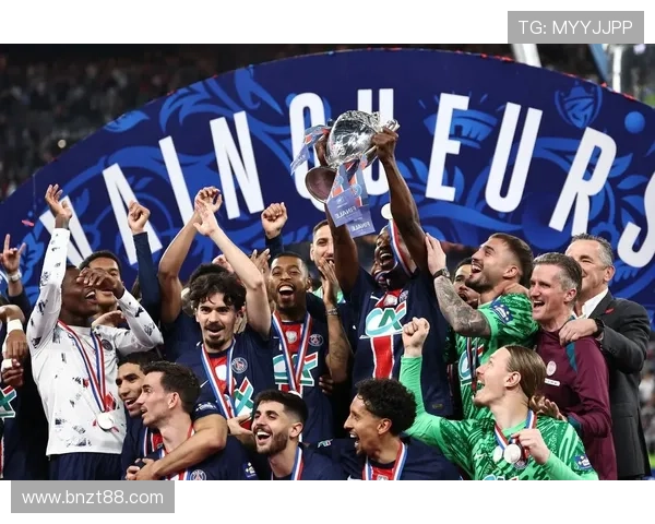 巴黎圣日耳曼防线稳定性仍存隐患,赛季关键阶段能否经受考验成为焦点 巴黎圣日耳曼防线稳定性仍存隐患,赛季关键阶段能否经受考验成为焦点